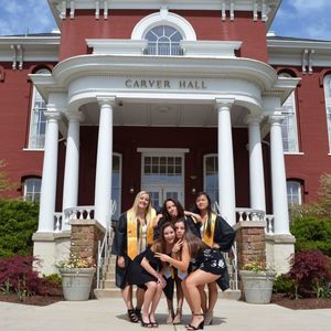 Meet your Posher, Lauren